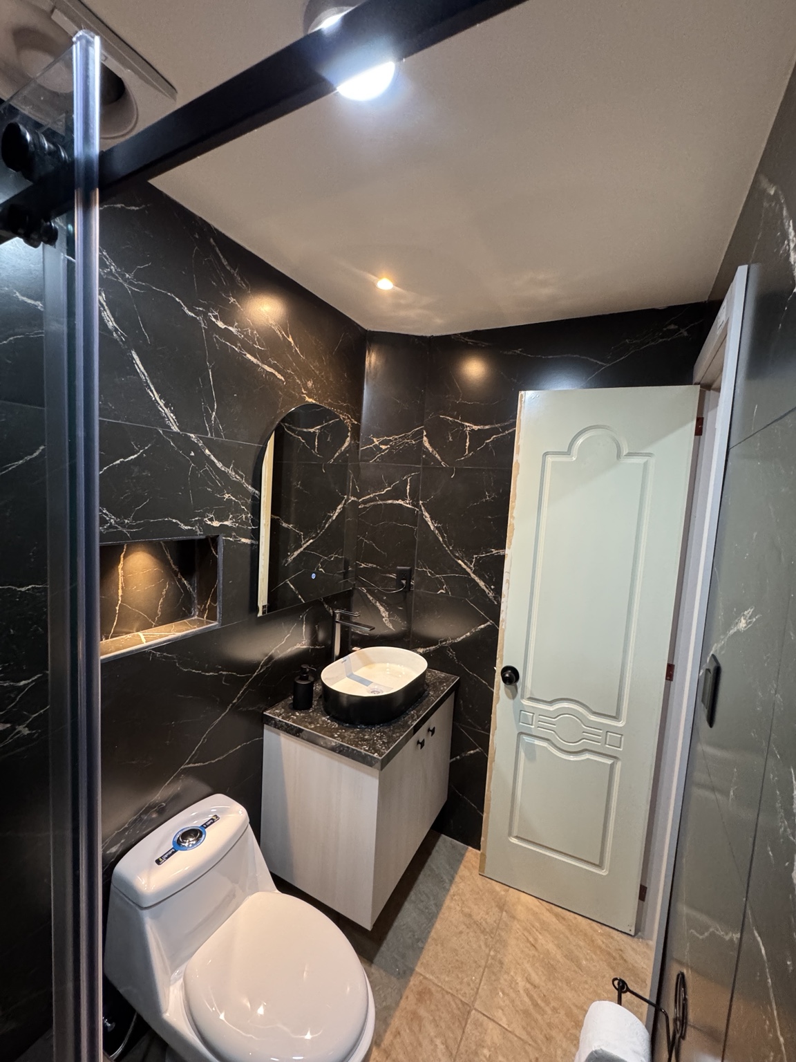 Bathroom basin, mirror and layout
