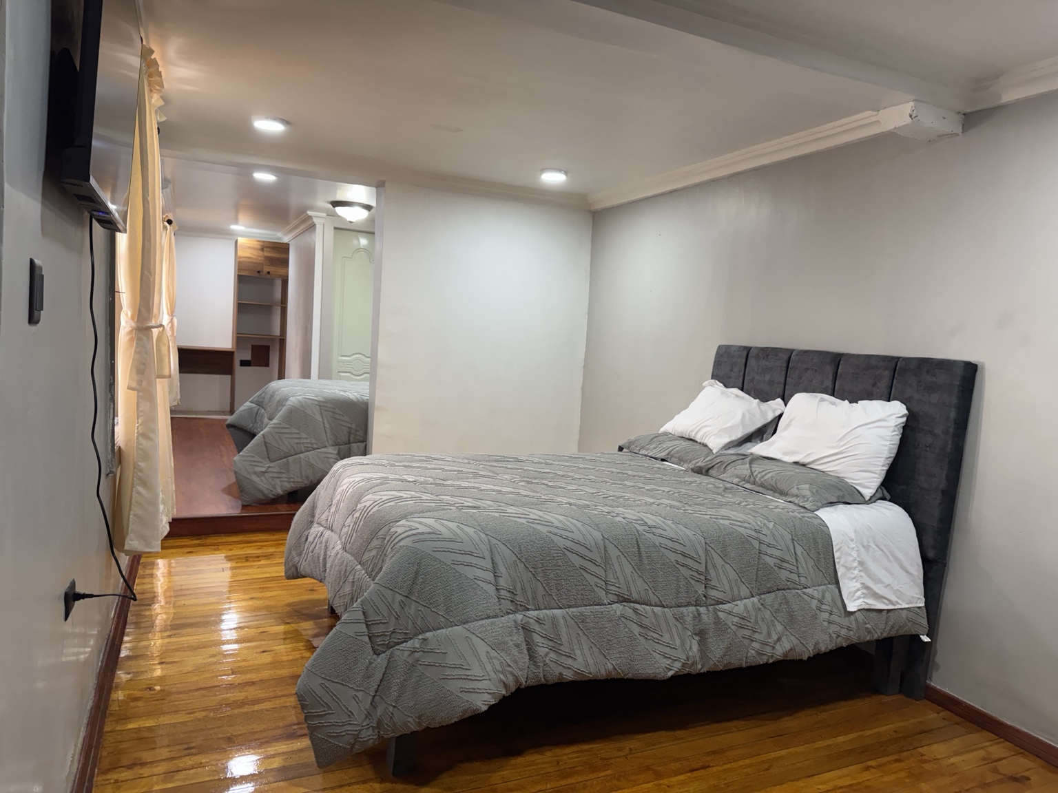 Suite 5 and its two sleeping areas